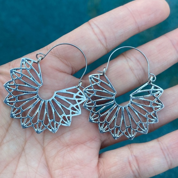 Beautiful Silver Mandala Earrings - Picture 6 of 8